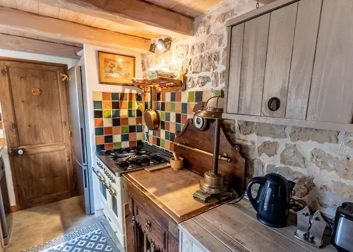 Sous Le Passage Hébergement de vacances *